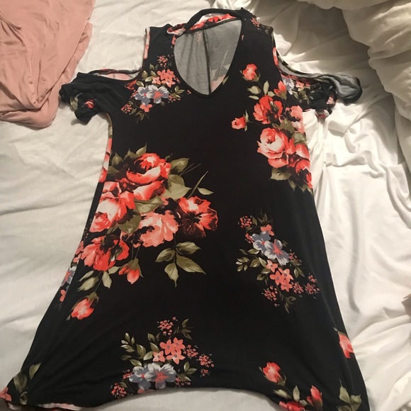 T-shirt dress - Picture 1 of 1